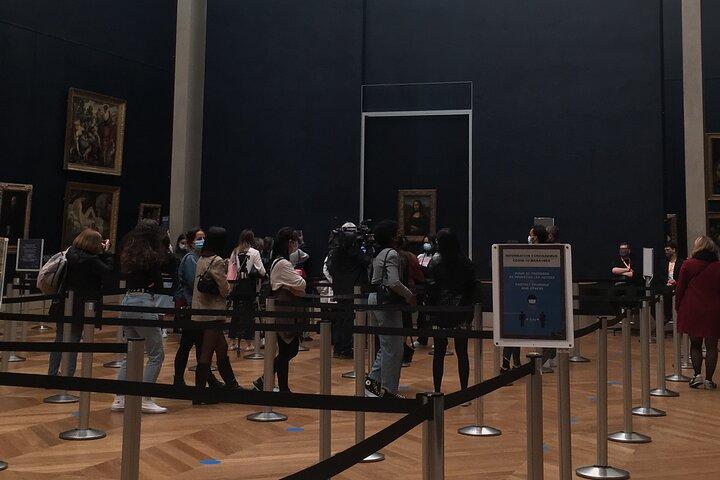 Louvre Museum & Mona Lisa Guided Tour with Reserved Entry