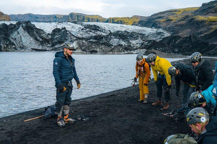 Sólheimajökull Glacier Hike & Ice Climbing Intro - Small Group