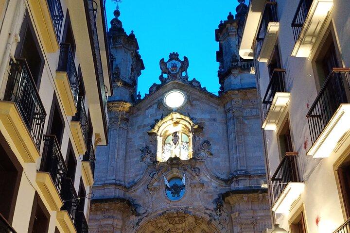 History and Highlights Walking Tour in San Sebastian, Small Group