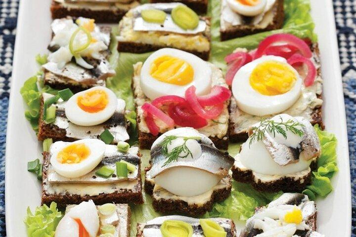 Tallinn Food and History Tour for the Cruise Ship Passengers
