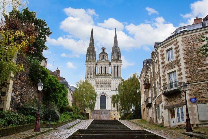 Angers Walking tour 2h15 and 22 audio commentary