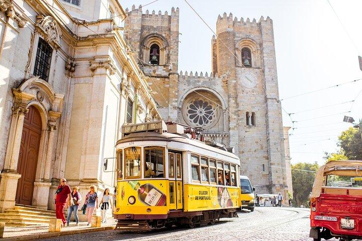 Lisbon Airport Private Transfer to Lisbon (Round Optional)