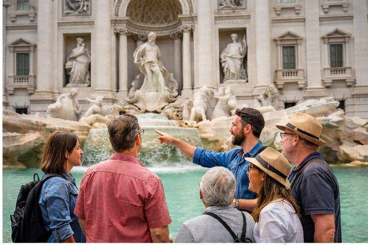 Rome Fountains & Squares Walking Tour–Small Group w/ Local Expert