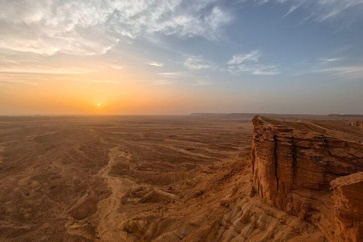 Riyadh Desert Adventure Edge of the World Guided 4x4 Tour