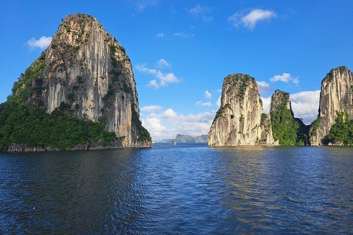 Hanoi: Hidden Bai Tu Long Bay Scenic Cruise Through Pristine