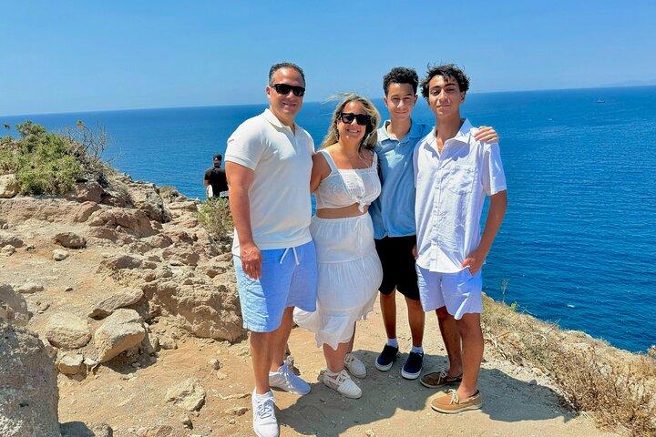 Santorini 4 hours Private Tour : Visit all the hotspots