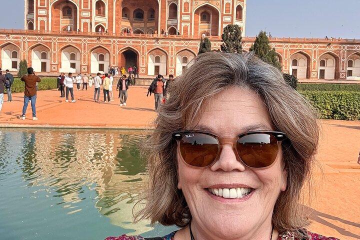 Old and New Delhi Highlights Tour with Old Delhi Rickshaw Ride