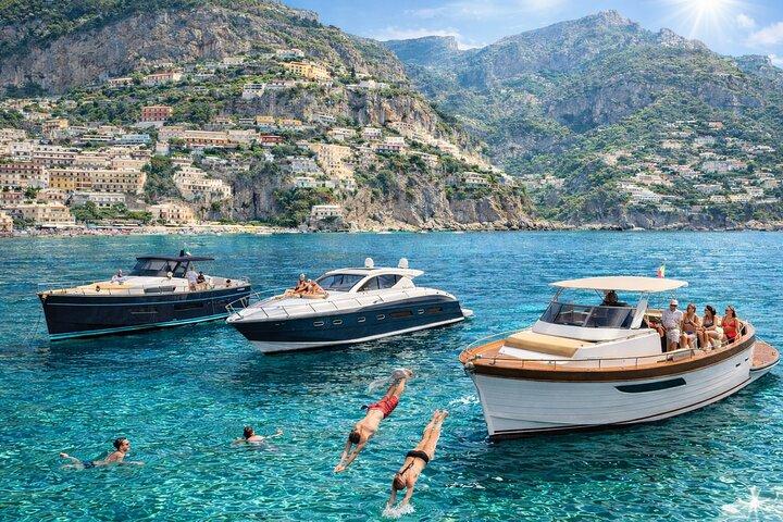 Luxury Amalfi Coast Boat Tour with Swim & Prosecco – Small Group