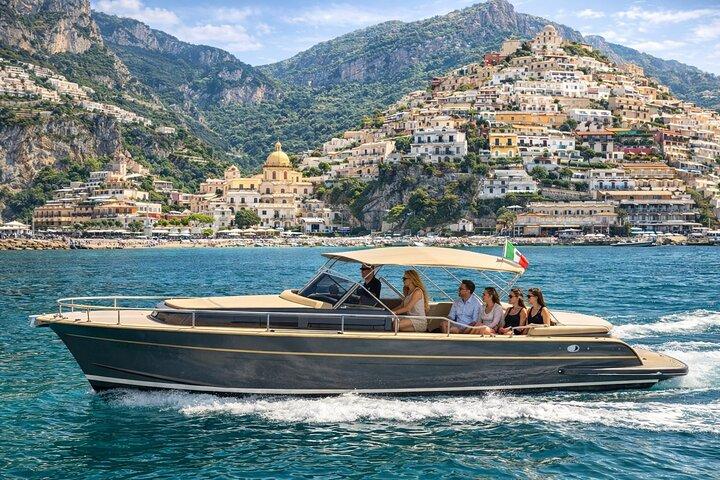 Luxury Amalfi Coast Boat Tour with Swim & Prosecco – Small Group