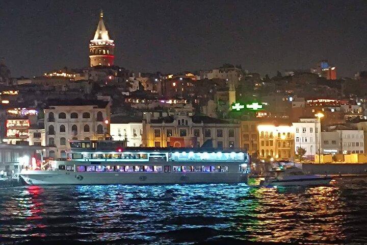 2-Hour Scenic Bosphorus Cruise in Istanbul Throughout the Day