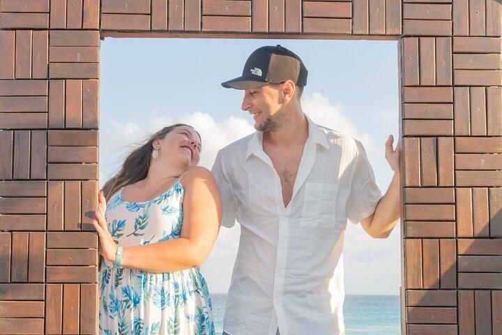Private Photoshoot on the Beaches of Cancun with Hotel Pick-up