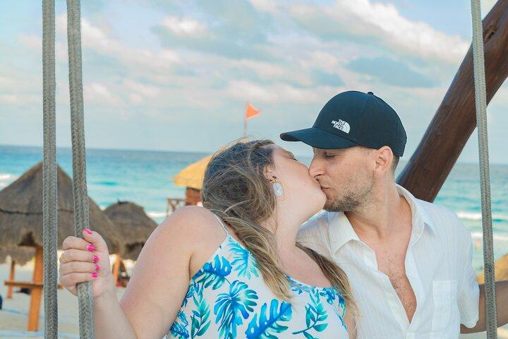 Private Photoshoot on the Beaches of Cancun with Hotel Pick-up