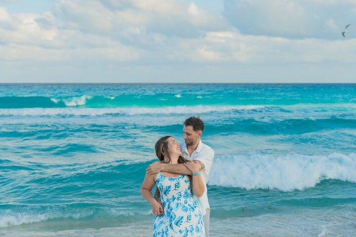 Private Photoshoot on the Beaches of Cancun with Hotel Pick-up
