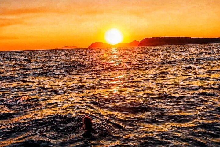 Dubrovnik: Golden Hour Sunset Cruise with Drinks