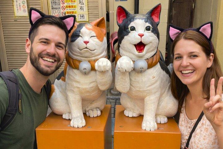 Tokyo Shinjuku Giant 3D, Cat Cafe & Yanaka Cat Town for Cat Lover