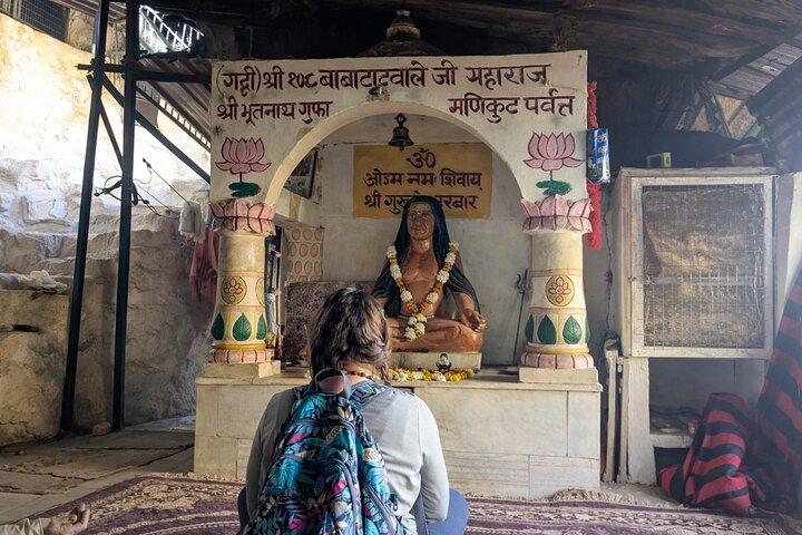 Rishikesh: Himalayan Cave Hike with Beatles Ashram visit
