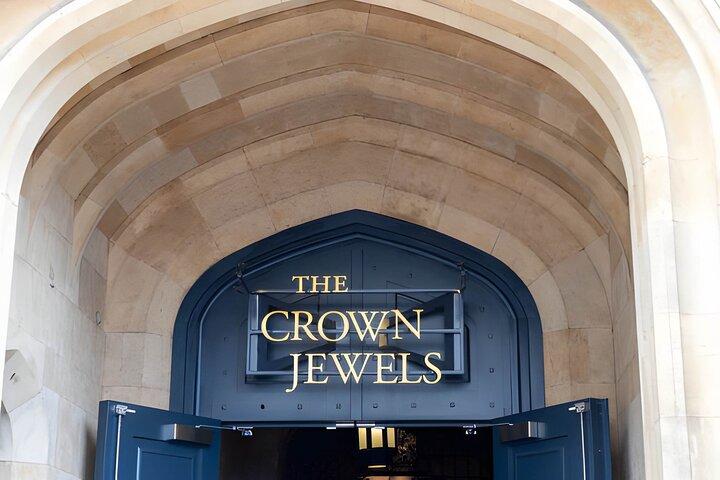 Tower of London Guided Tour & Crown Jewels Exhibition Experience