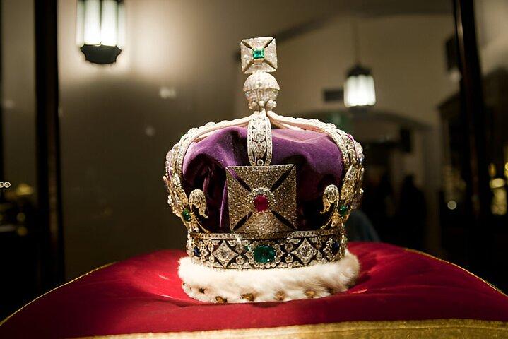 Tower of London Guided Tour & Crown Jewels Exhibition Experience