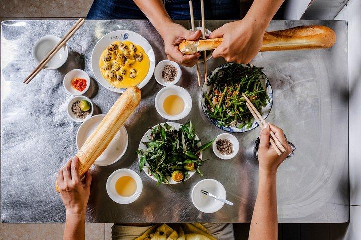 Hungry HCMC Food Tour with 15+ Tastings