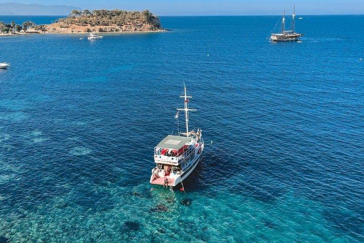 Kusadasi Castle Boat Tour in Turkish Waters