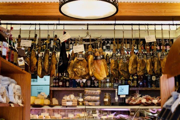 Slow Food Lisbon & Cultural Tour: Alfama, Mouraria & Baixa