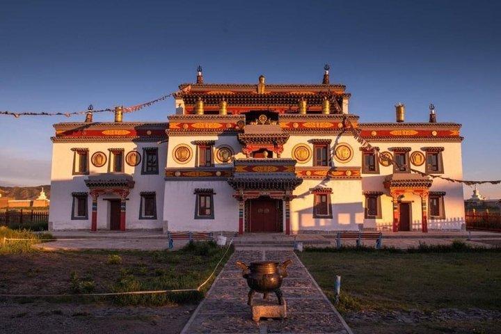 4 Days Tour in Chinggis Khan Statue and Terelj NPark
