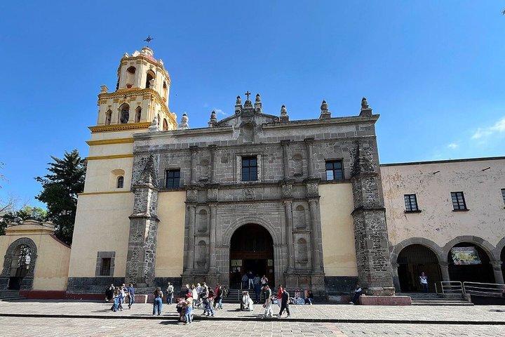 Coyoacán History Walking Tour with Culture and Frida Kahlo
