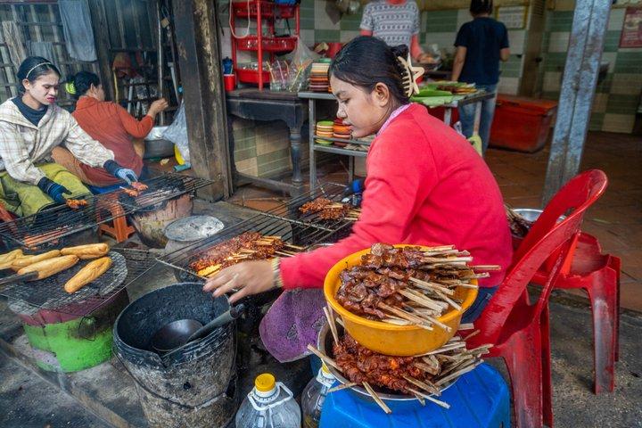 Siem Reap Evening Foodie Vespa Tour / Tuk Tuk Available