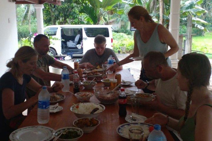 From Colombo/Kalutara/Bentota: Sinharaja Rain Forest Guided Tour