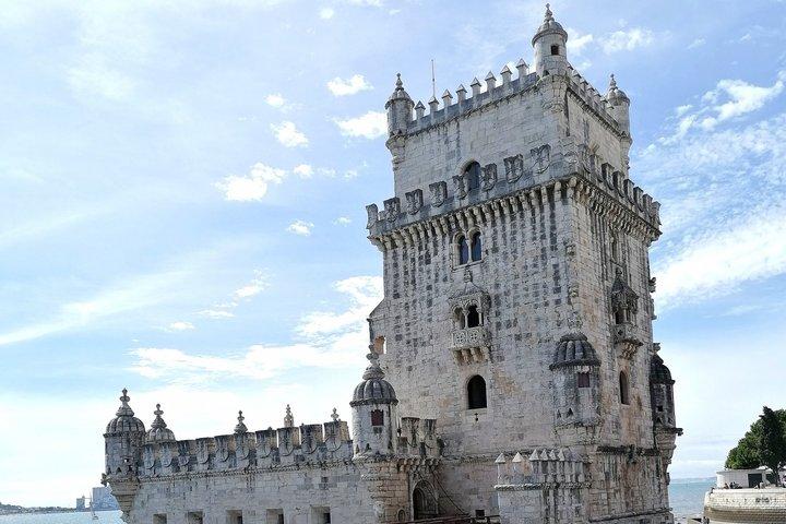 Lisbon Highlights PRIVATE Half Day Tour with a local Guide