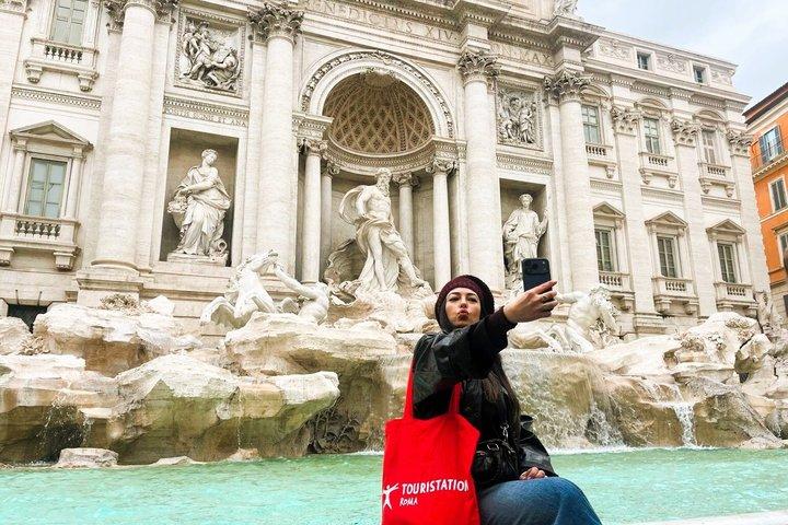 Trevi Fountain Access Ticket and City Walking Tour