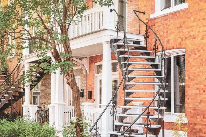 Best of Montreal Walking Tour Experience