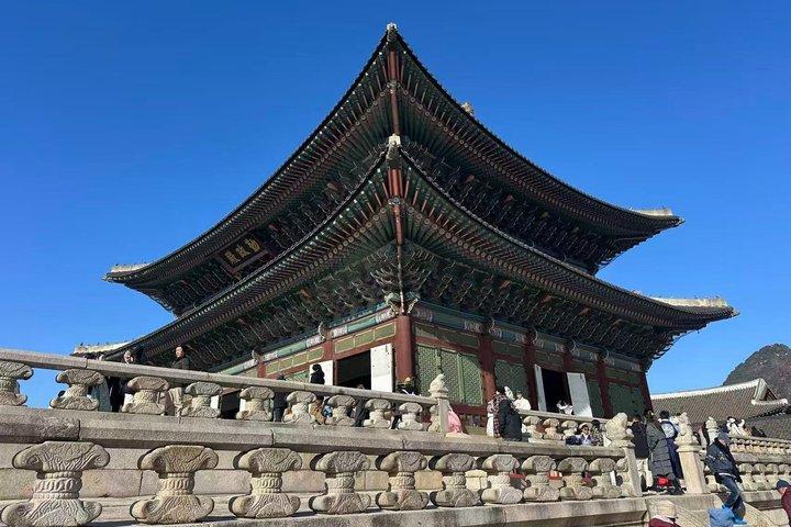 Seoul Private Experience with a Local: Flexible Highlights Tour