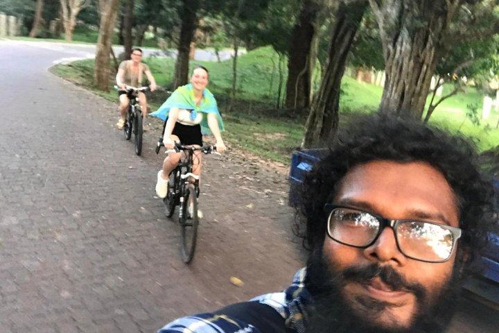 BICYCLE + GUIDED TOUR for explore anuradhapura history & culture