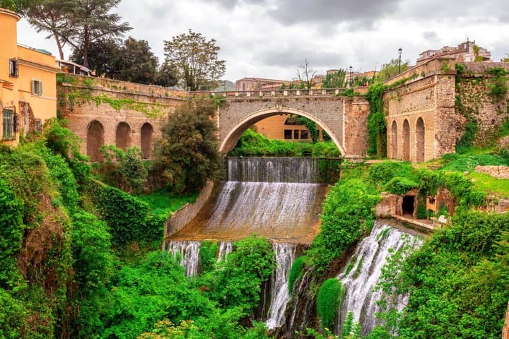 Day Trip from Rome by Rail: UNESCO Fountains, Gardens & Villas