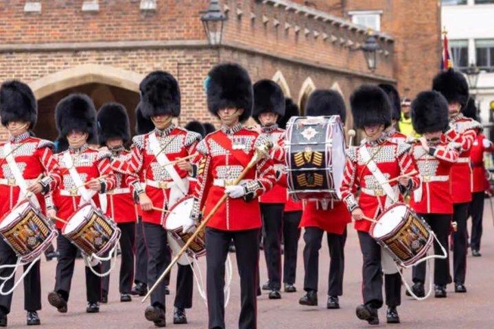 Royal London Changing of the Guard And Palace Tour