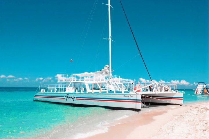 All-Inclusive Cozumel Catamaran Deluxe Tour with Beach Club