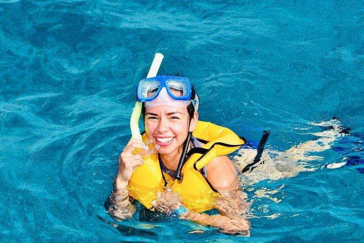All-Inclusive Cozumel Catamaran Deluxe Tour with Beach Club