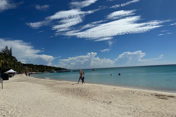 Roatan West Bay & West End Beach Transportation & Resort Passes