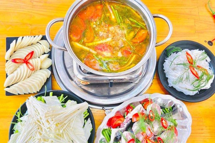 Sapa: Guided Market Tour & Traditional Hotpot Meal