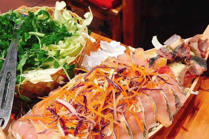 Sapa: Guided Market Tour & Traditional Hotpot Meal