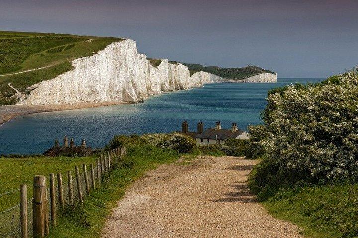 Leeds Castle, Canterbury and White Cliffs of Dover with Guide