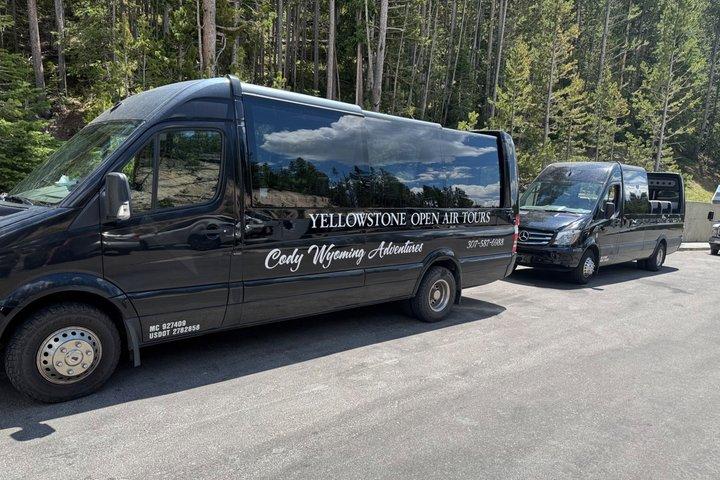 250th Celebration Yellowstone Open Air tour W/lunch and Souvenir