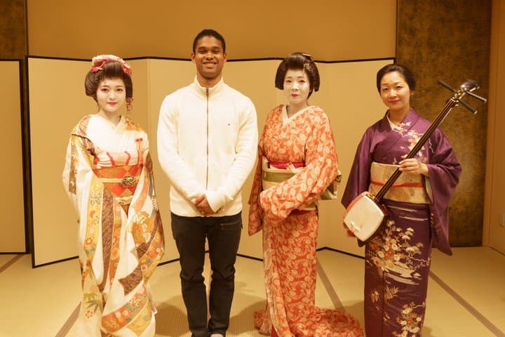 Asakusa Geisha Performance and Tea House Experience