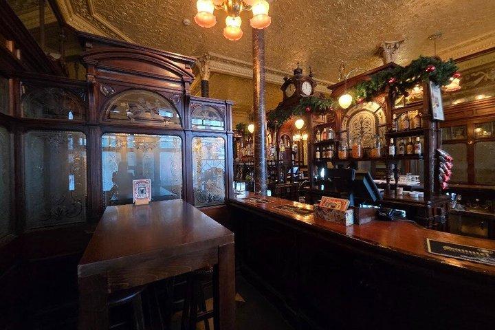 London St Paul's to Holborn - Landmarks, Tales & Taverns