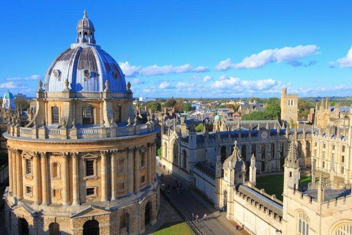 Windsor Castle, Stonehenge and Oxford Day Guided Tour from London