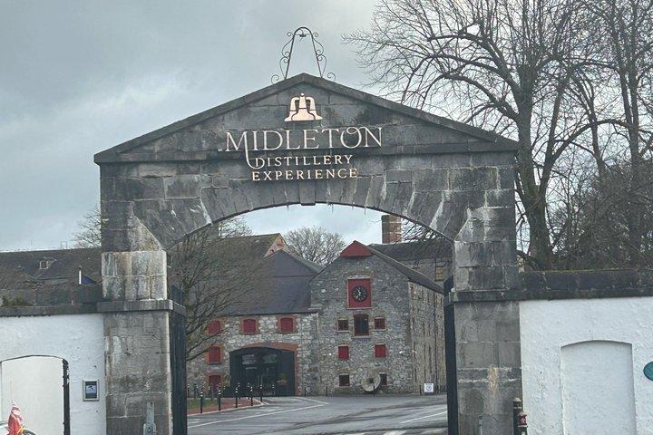 Private Tour Blarney Castle Midleton Distillery and Cobh