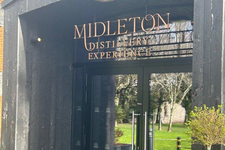 Private Tour Blarney Castle Midleton Distillery and Cobh