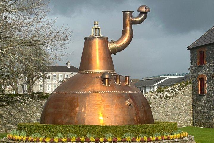 Private Tour Blarney Castle Midleton Distillery and Cobh