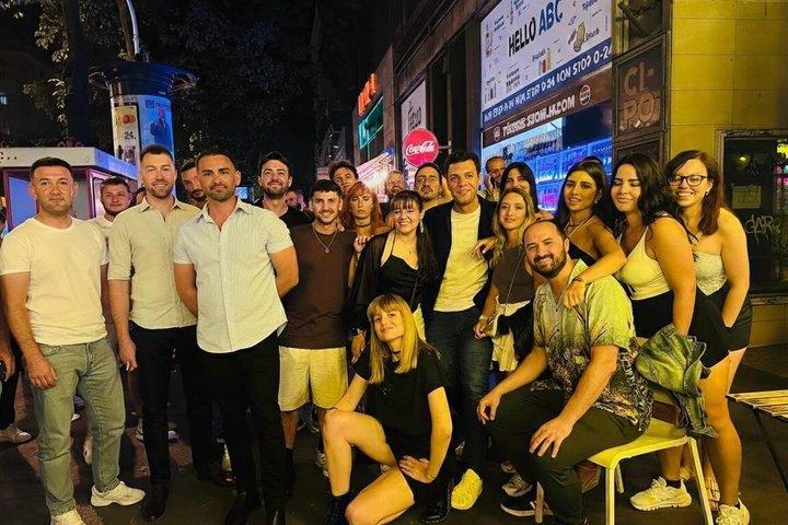Budapest: Pub Crawl & Ruin Bars - Free Shots & VIP Entry